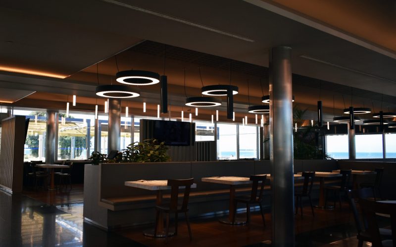 restaurant lighting project inspo | projet d'éclairage de restaurant inspo | proyecto de iluminación para restaurantes
